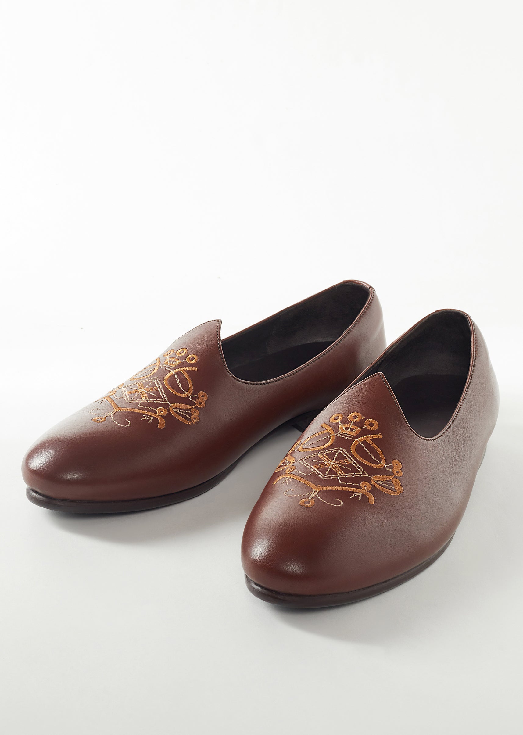 mens brown dress shoes for wedding Footwear With Embroidery Work Color:Hot Pink Garden Six Fashionable Ways to Step up your wedding 101