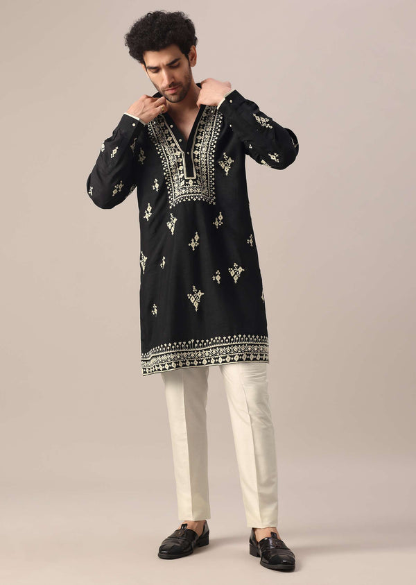 Black Kurta Set In Silk With Embroidered Work