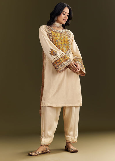 Ivory Silk Threadwork Kurta Patiala With Gotta Lace Organza Dupatta