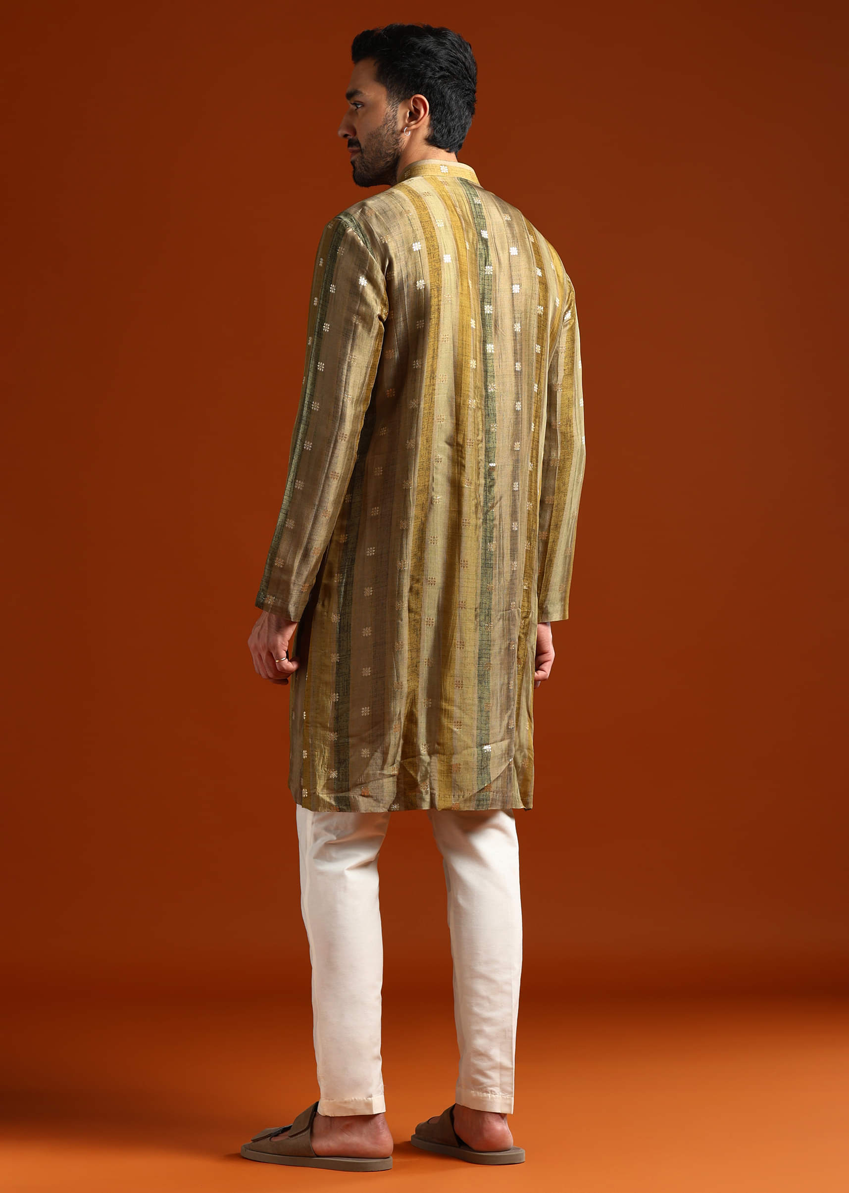 Mehendi Green Silk Kurta Set For Men With Zari Embroidery