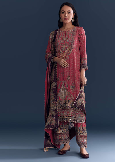 Pink Crepe Kurta Set Polished With Indie Print And Zari Work