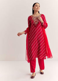 Red Dola Silk Printed Kurta Set With Embroidered Neckline